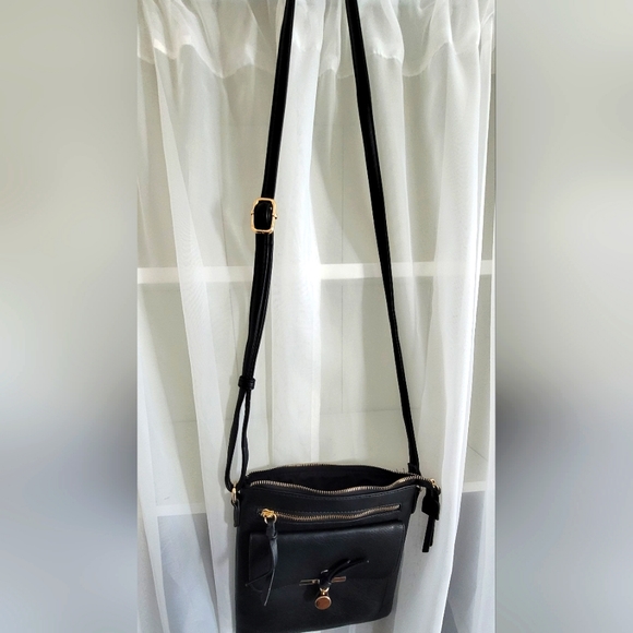 Faux leather purse, gold accents,  adjustable length - Picture 3 of 5